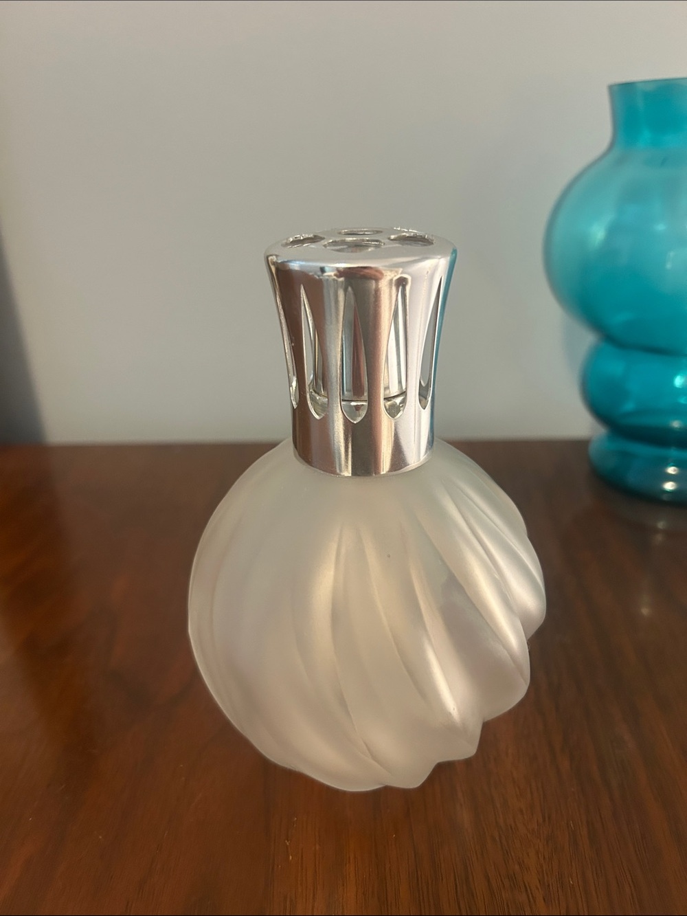 Vintage Lampe Berger Frosted Glass Swirl
Fragrance Lamp France